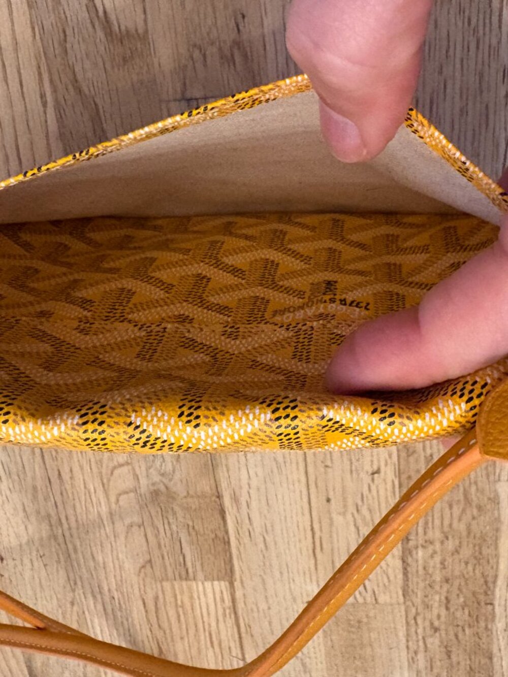 Goyard Plumet Pouch Wallet Yellow Crossbody Bag France Shoulder Strap - Picture 8 of 16